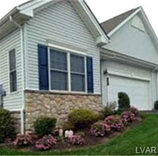 1st image of 4 Canterbury Ln