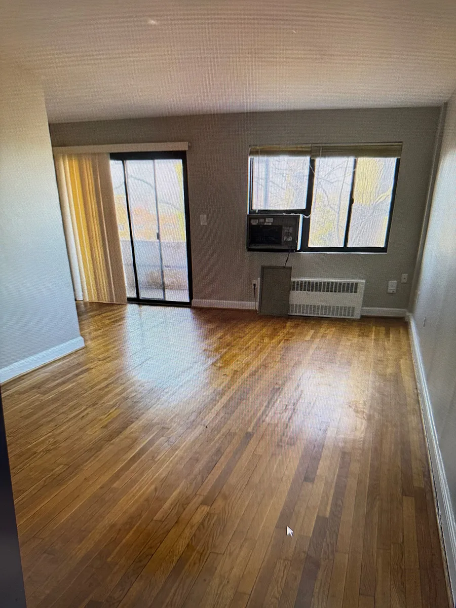 Building Photo - 1575 N Colonial Ter #302