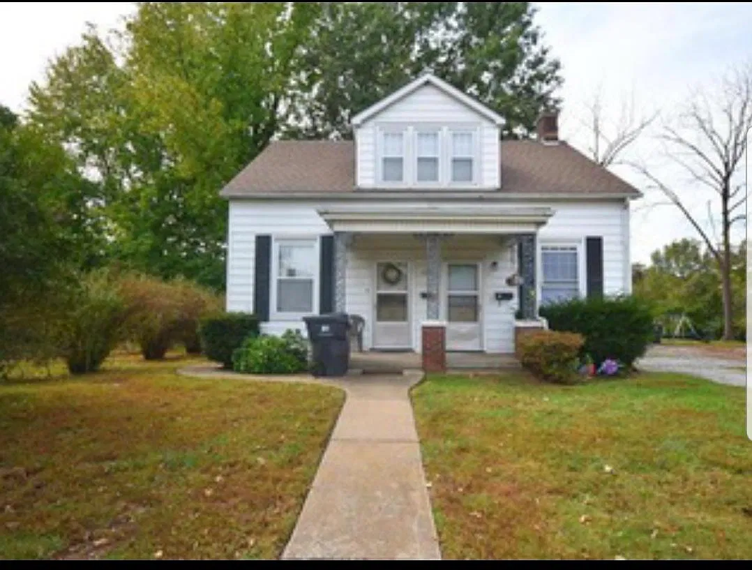 2 bed, 700 sqft, $775 — Photo 1