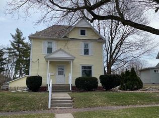121 S 10th St, Monmouth, IL 61462