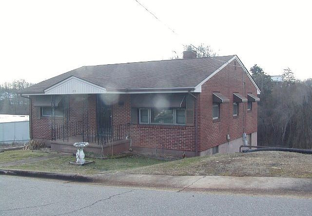 1st image of 128 Sellers St