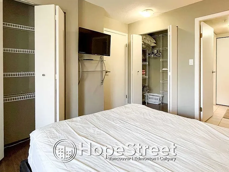 1633 W 8th Ave #304 — Photo 10