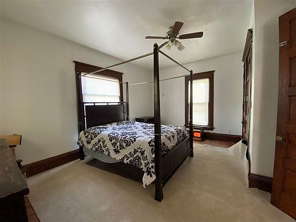 5th image of 301 W Lincoln Ave