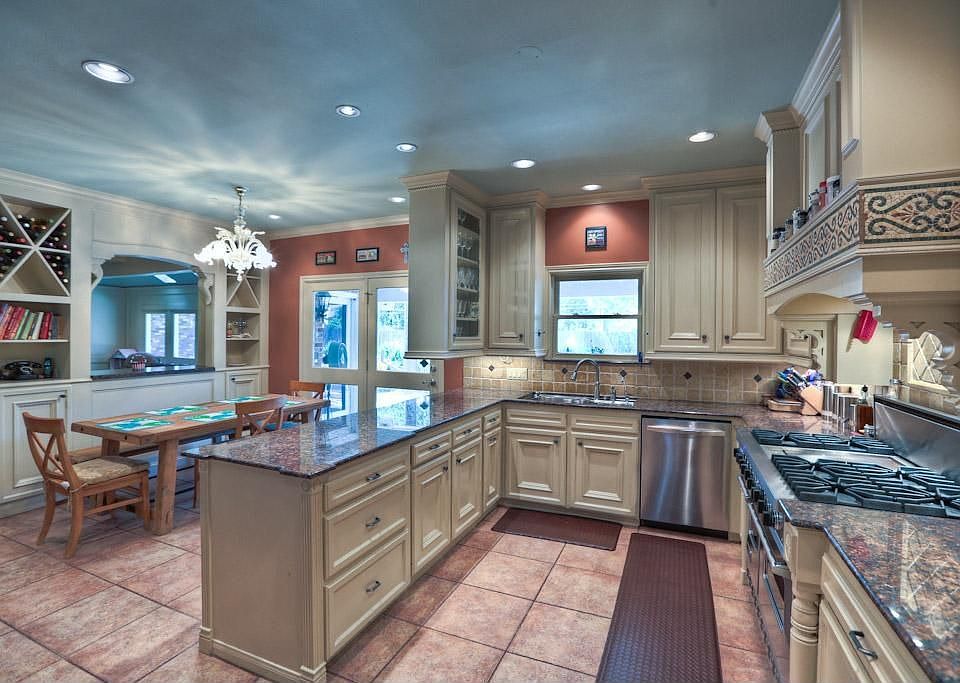 1st image of 11910 Clarendon Ln