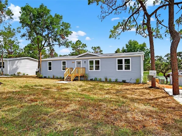 10030 Lake Dr, Weeki Wachee, FL 34613