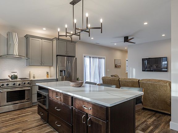 5th image of 60 Dearborn Cir