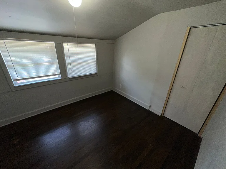 2217 Drury Ave — Photo 14