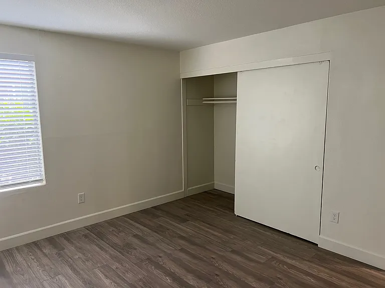 1000 W Macarthur Blvd #67 — Photo 12