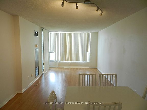 3rd image of 750 Bay St #1905