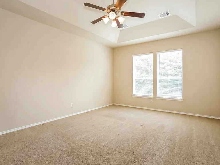 9510 Wakefield Village Dr — Photo 6