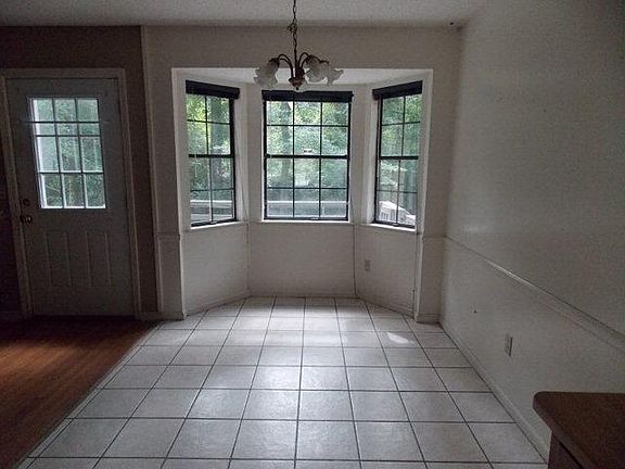 5th image of 2517 Creekwood Dr