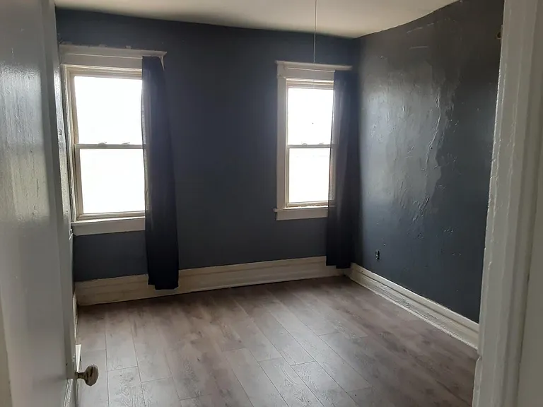 1491 Chippewa Ave #F — Photo 4