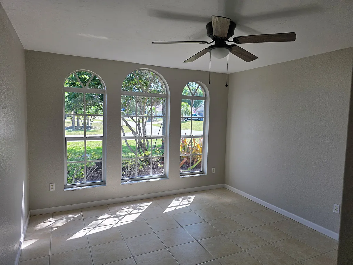 Building Photo - 4470 Cazes Ave