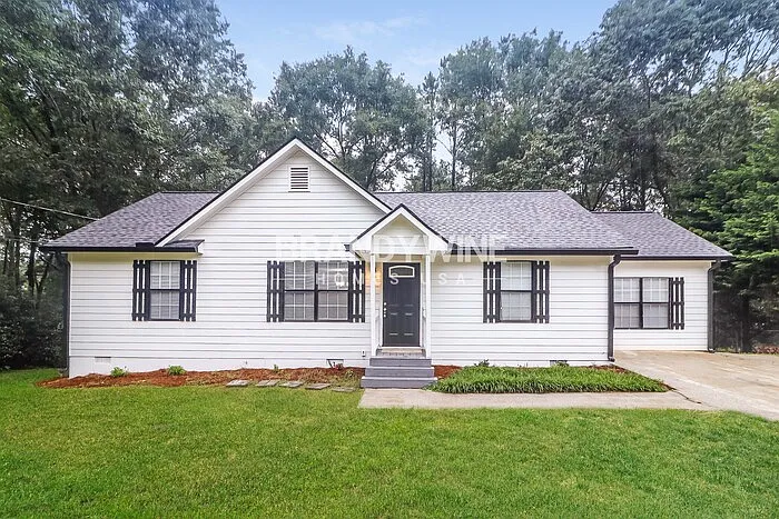 3 bed, 2.0 bath, 1332 sqft, $1,945 — Photo 2