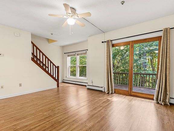 4th image of 40 Wolf Road Unit 14