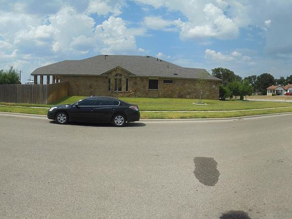 3rd image of 202 Viola Dr