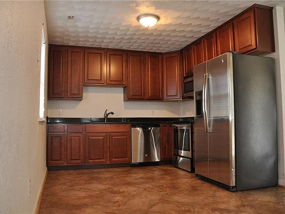 3rd image of 3834 Augustine Cir