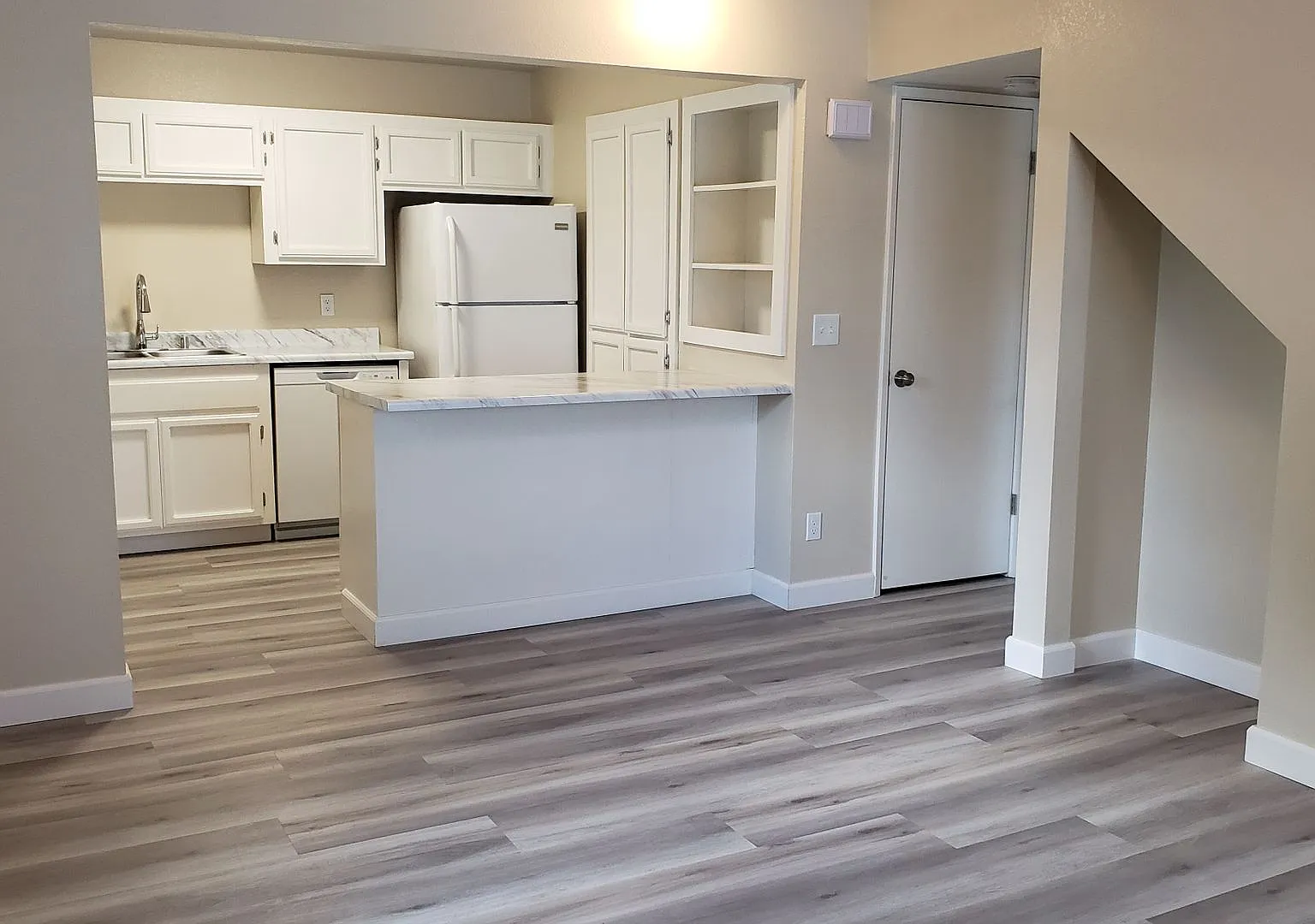 $1,600 Per Month For This Spacious Remodeled 2 Bed/2bath 1036 Sq Ft 2nd Floor Unit With A/C & Poo... — Photo 1