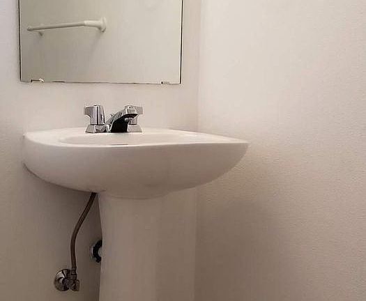 3rd image of 830 Rowland Dr SE