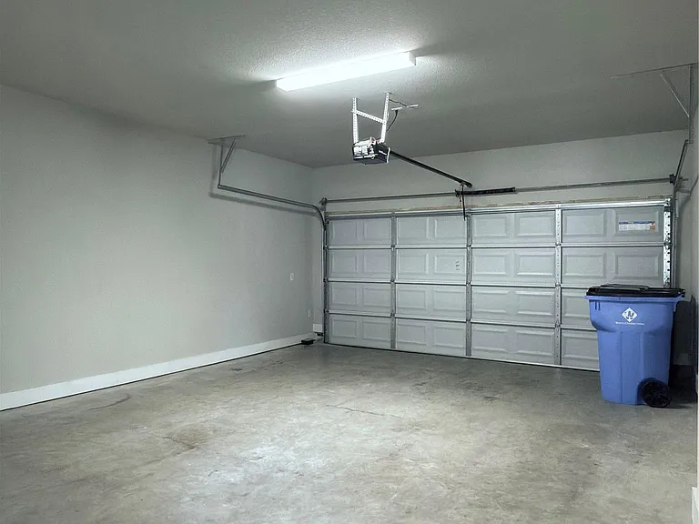 11216 Gadsen Ln — Photo 36
