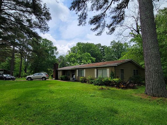 3rd image of 1405 Dianne Dr