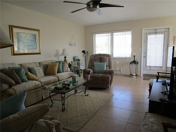 2nd image of 2000 NE 51st Court #201