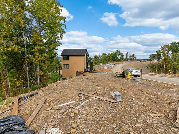 3rd image of 129 Reedmont Way Lot 129
