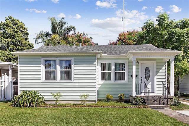 1st image of 609 Harang Ave