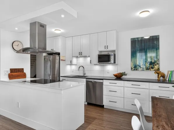 2041 Bellwood Ave #804, Burnaby, BC V5B 4V5