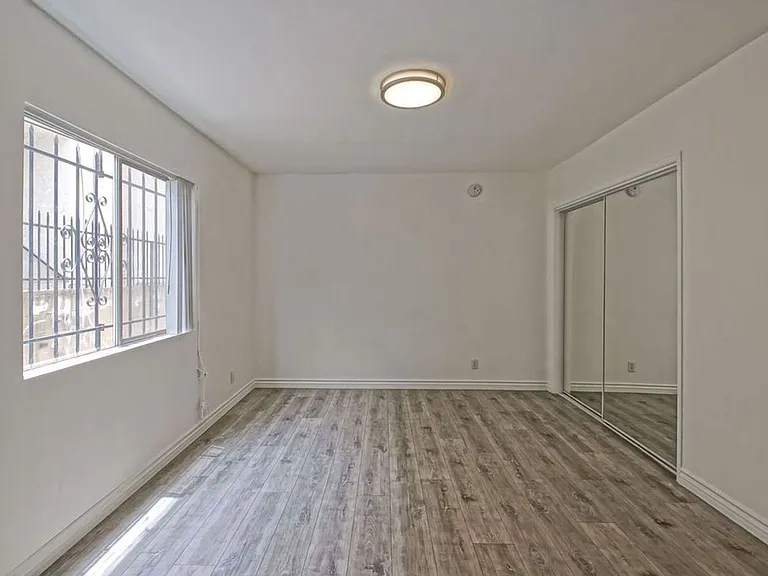 3655 Midvale Ave — Photo 19