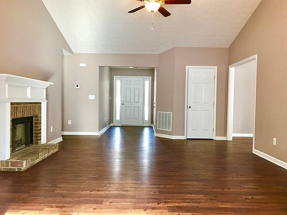 3rd image of 990 Charles Hall Dr