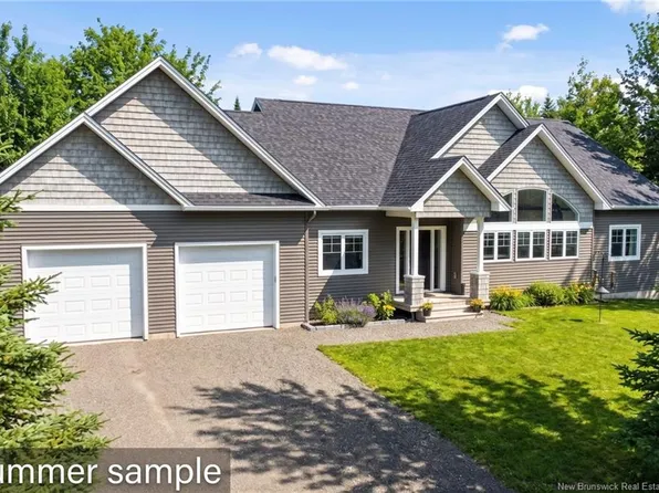 136 Daniel Dr, Moncton, NB E1H 0B4