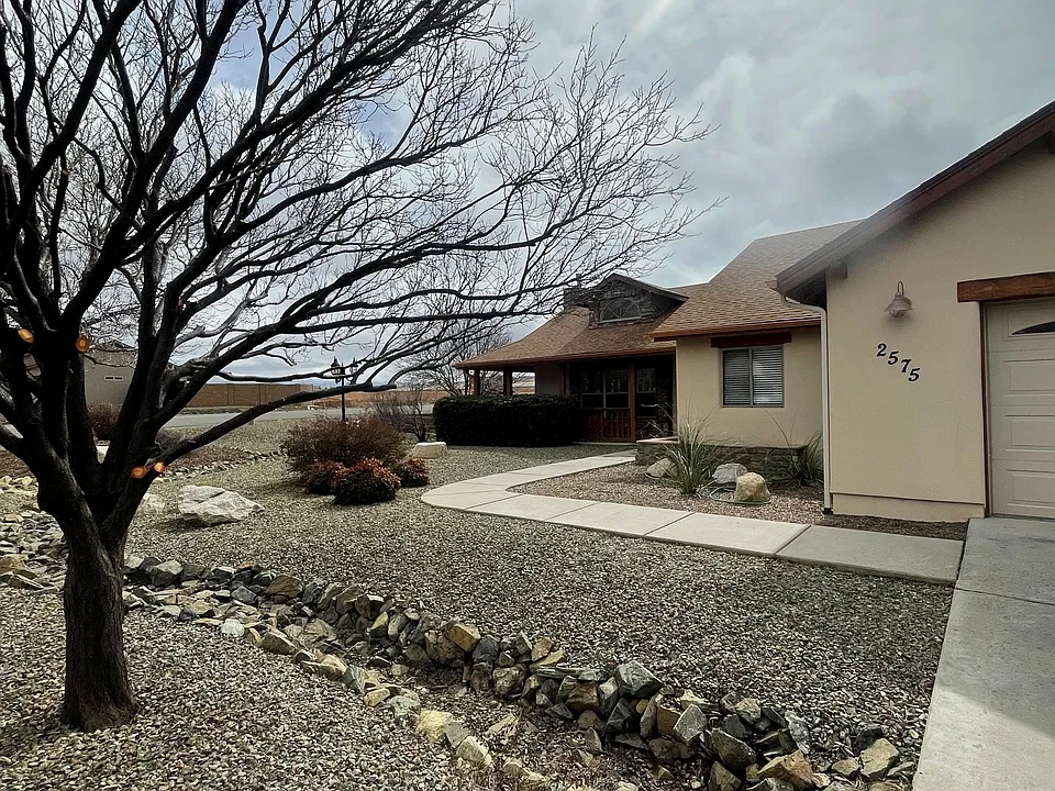 2575 Solar View Dr