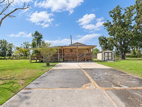 2nd image of 5 Goodwood Cir