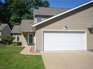 302 Westberry Cir, Tallmadge, OH 44278