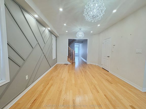 3rd image of 36 Applegate Dr