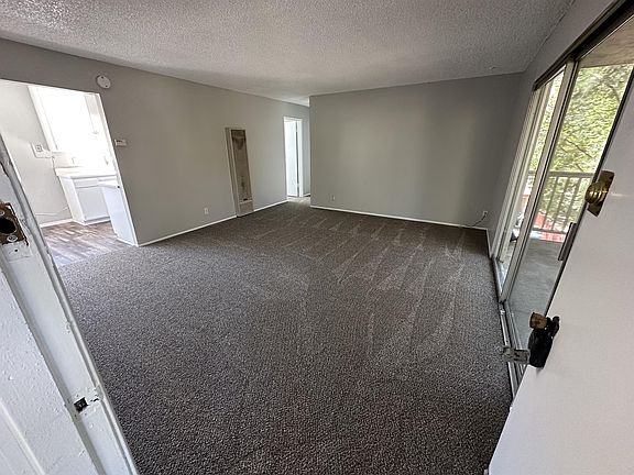 4th image of 1869 Lacassie Ave #4