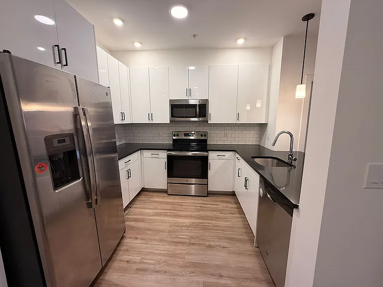 519 Cliff St #215E — Photo 1