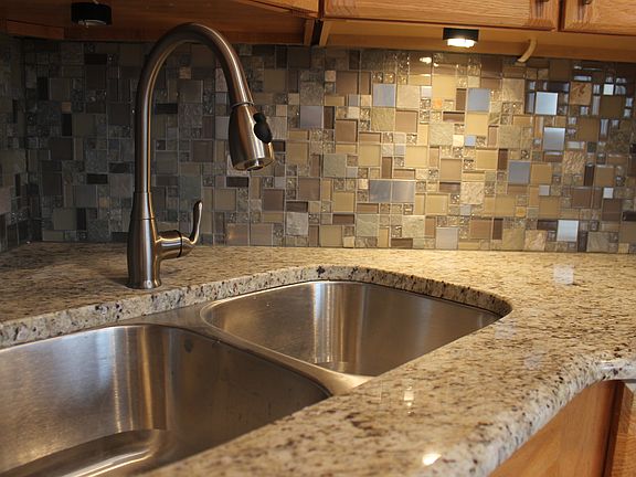 Granite+Under cabinet Lights