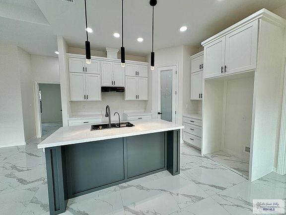 4th image of 4927 Rioja Ln