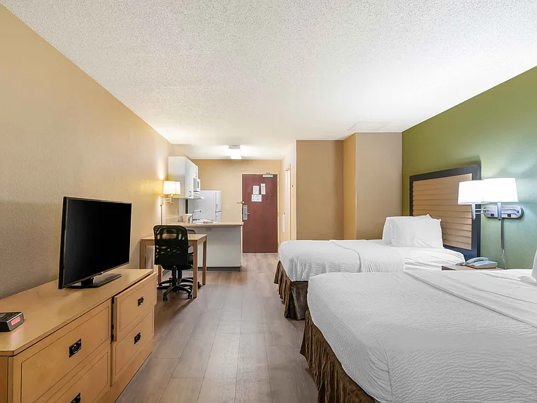 Studio Suite - 2 Full Beds