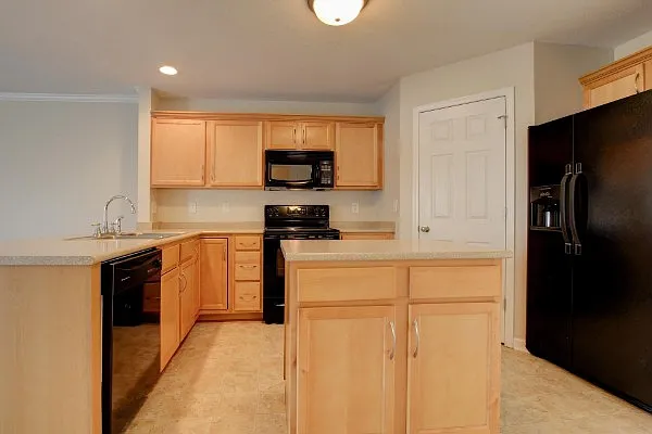 112 Alexander Blvd — Photo 6
