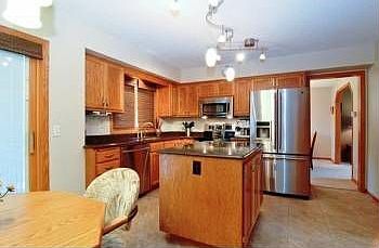 3rd image of 3350 Highland Ave
