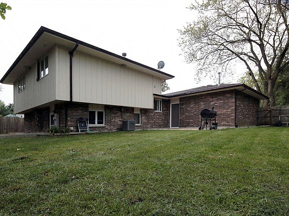 4th image of 301 Blackstone Ave