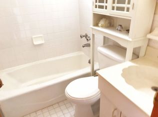 3272 30th St APT 3F, Astoria, NY 11106