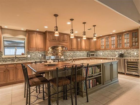 2nd image of 1509 Lost Creek Blvd