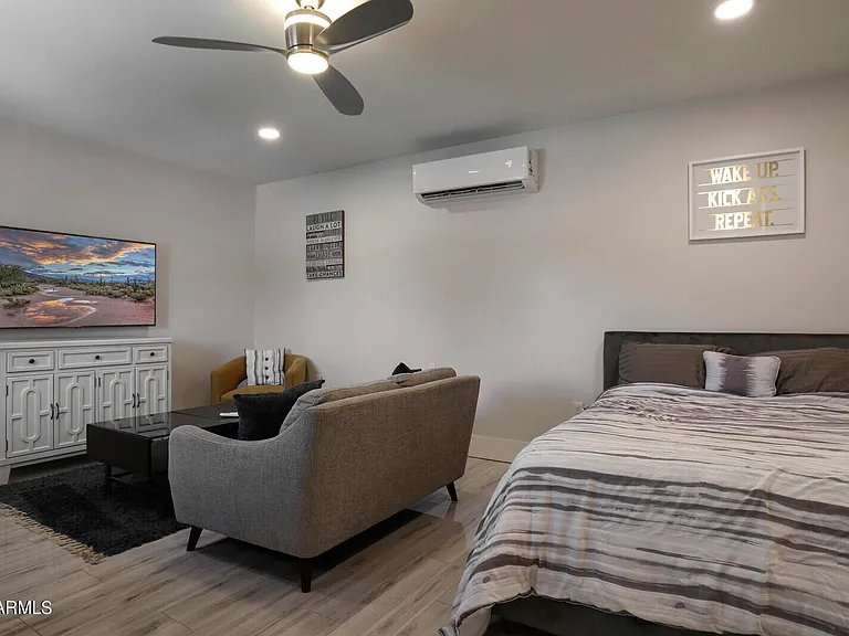 2235 E Heatherbrae Dr — Photo 32