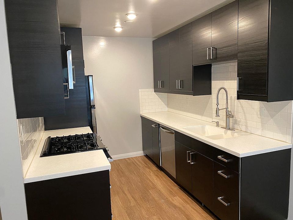 1st image of 13435 Burbank Blvd APT 3