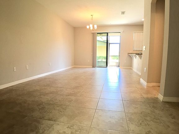 2nd image of 2452 Seven Oaks Dr