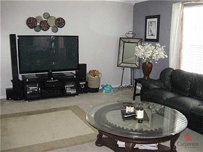 4th image of 2115 Southernwood Ln